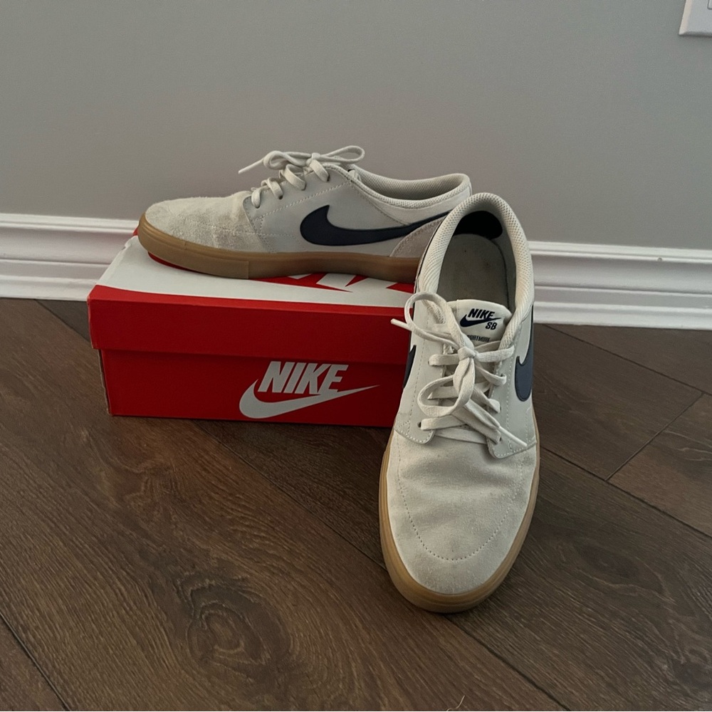 Nike Sneakers